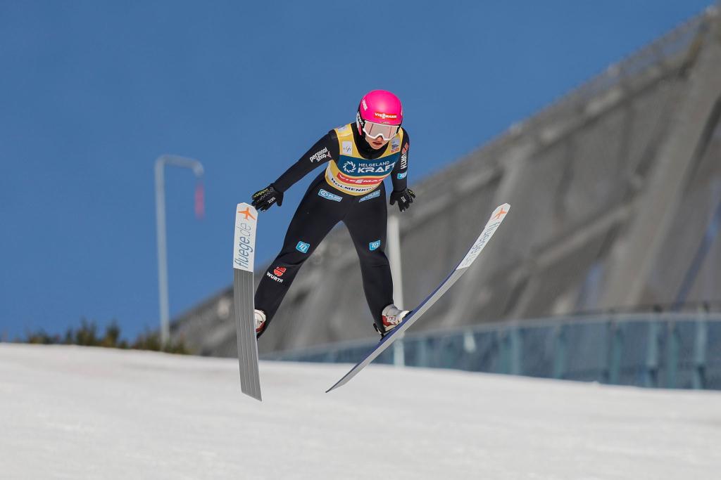 Kombiniererin Nathalie Armbruster beim Skispringen in Oslo. - Foto: Christoffer Andersen/NTB/dpa